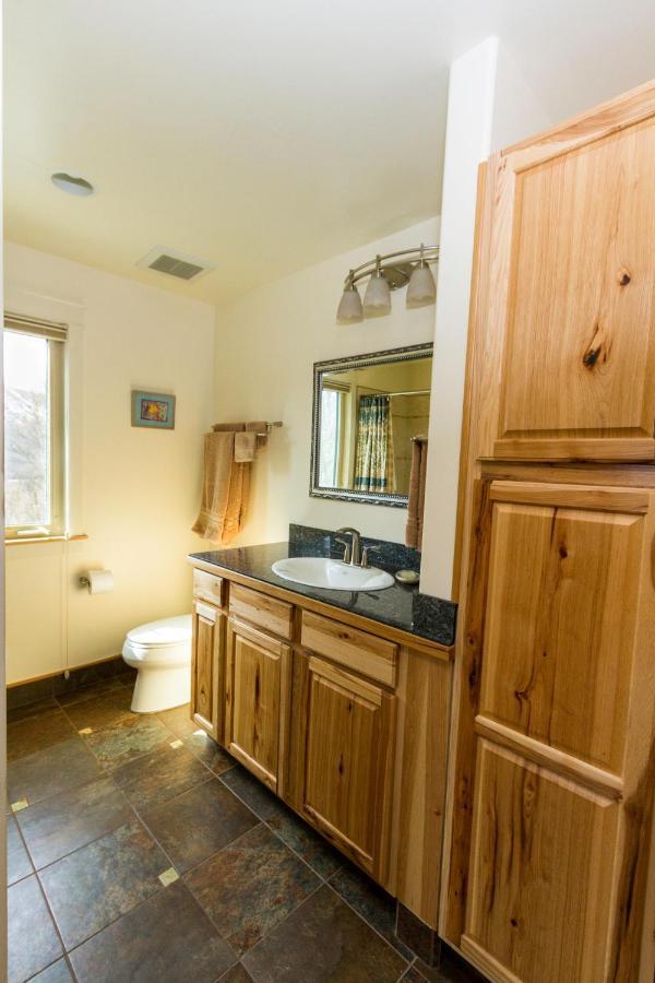 Eagle Peak Guesthouse Eagle River Bagian luar foto