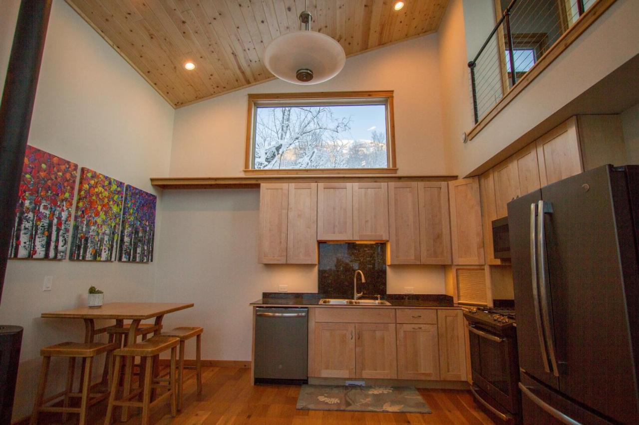 Eagle Peak Guesthouse Eagle River Bagian luar foto