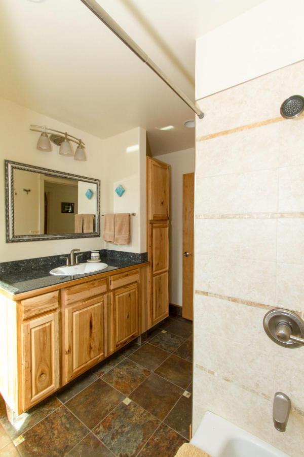 Eagle Peak Guesthouse Eagle River Bagian luar foto