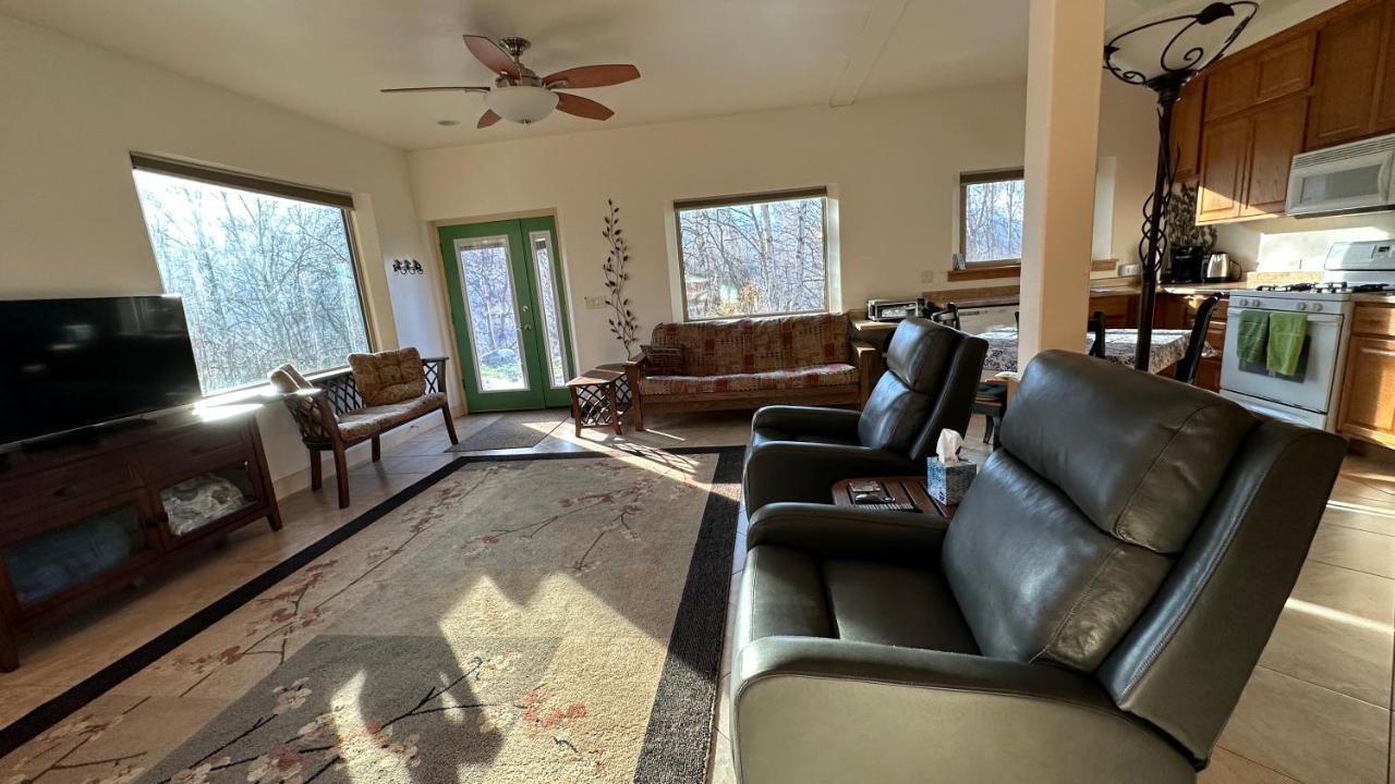 Eagle Peak Guesthouse Eagle River Bagian luar foto