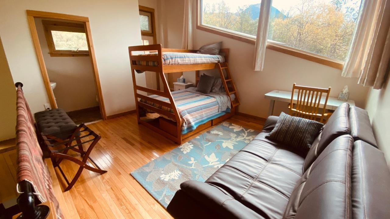 Eagle Peak Guesthouse Eagle River Bagian luar foto