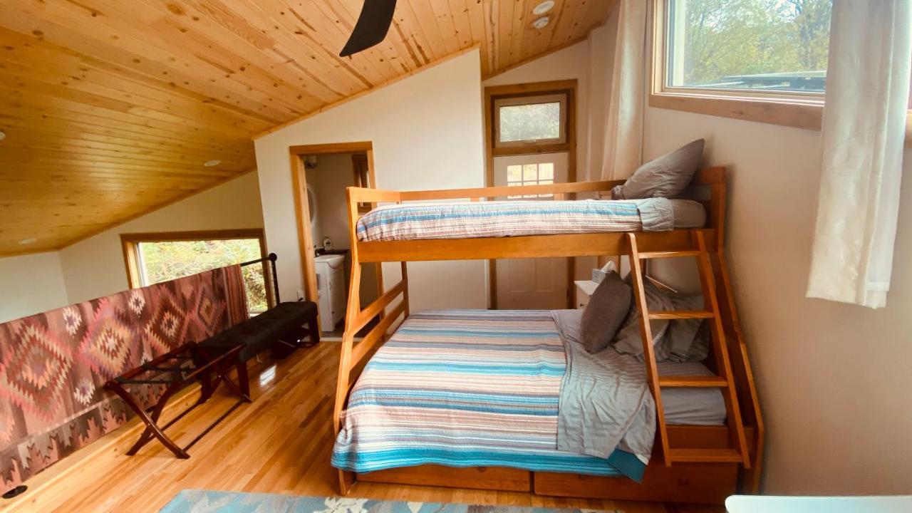 Eagle Peak Guesthouse Eagle River Bagian luar foto